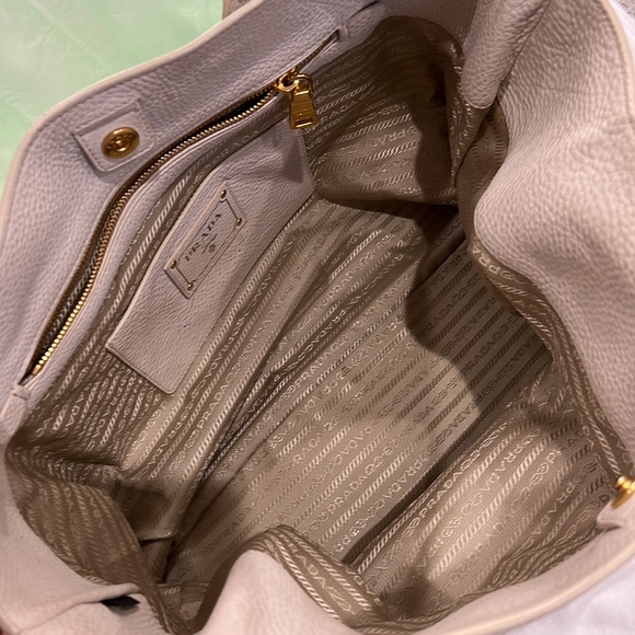 Prada bag - Picture 8 of 8